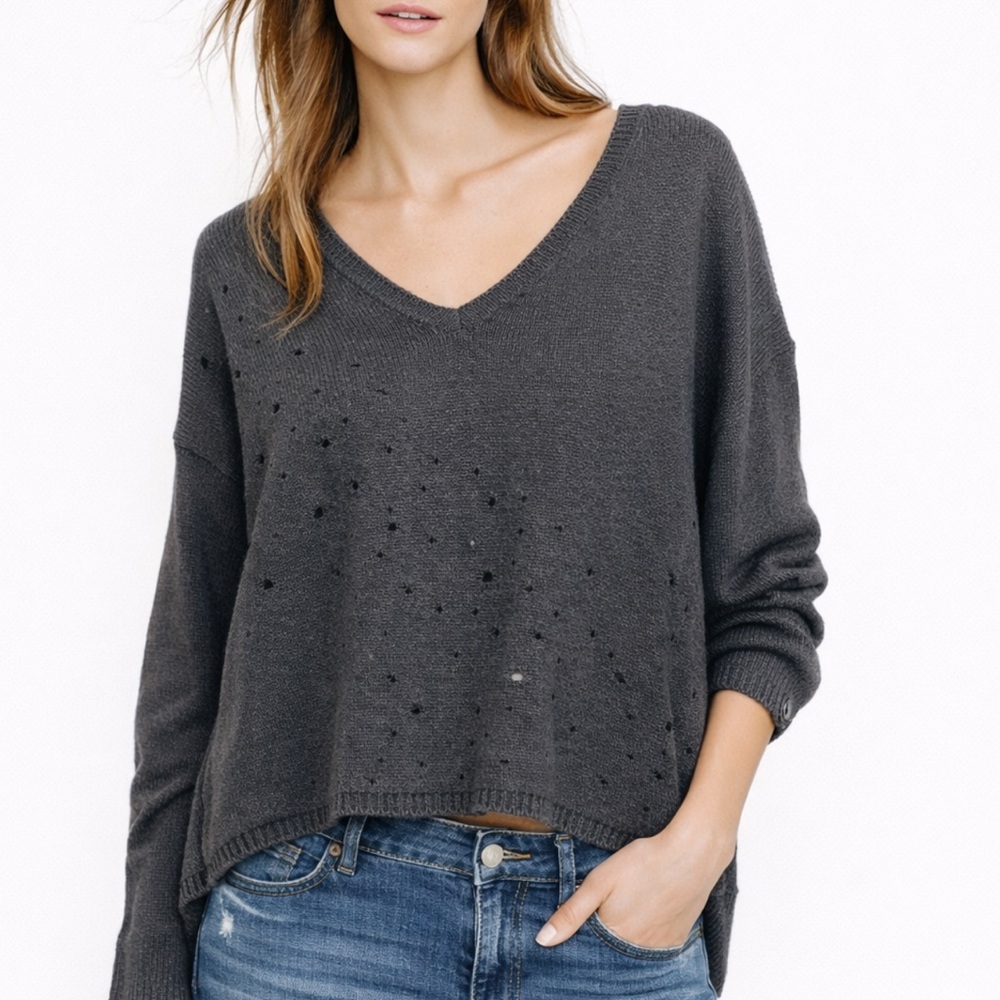 Cotton by Autumn Cashmere Distressed V Neck Sweater‎ Size S Gray Knit Top